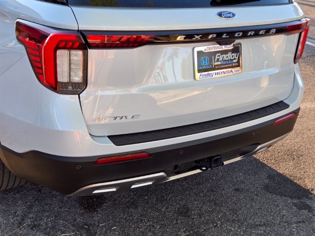 Used 2026 Ford Explorer Active w/ Active Comfort Package RWD image 5
