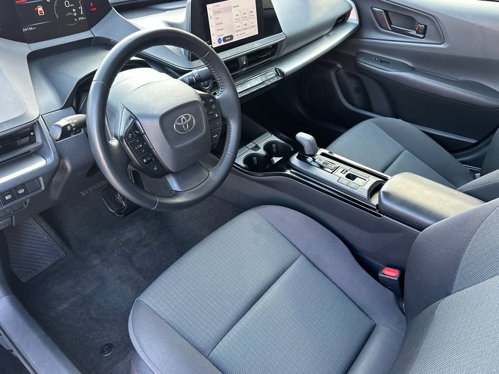Certified 2025 Toyota Prius LE FWD image 10