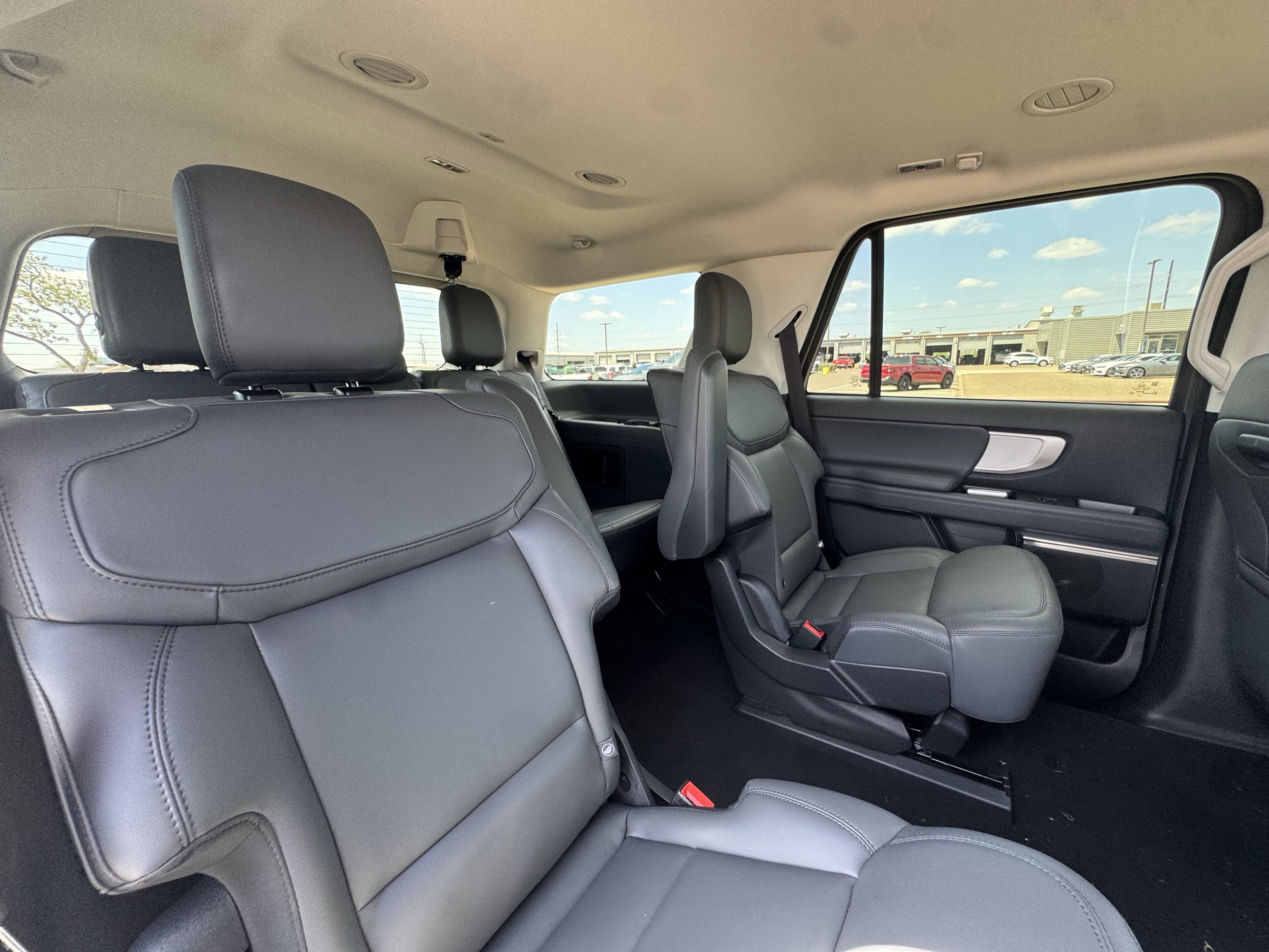 New 2026 Ford Expedition Active image 34