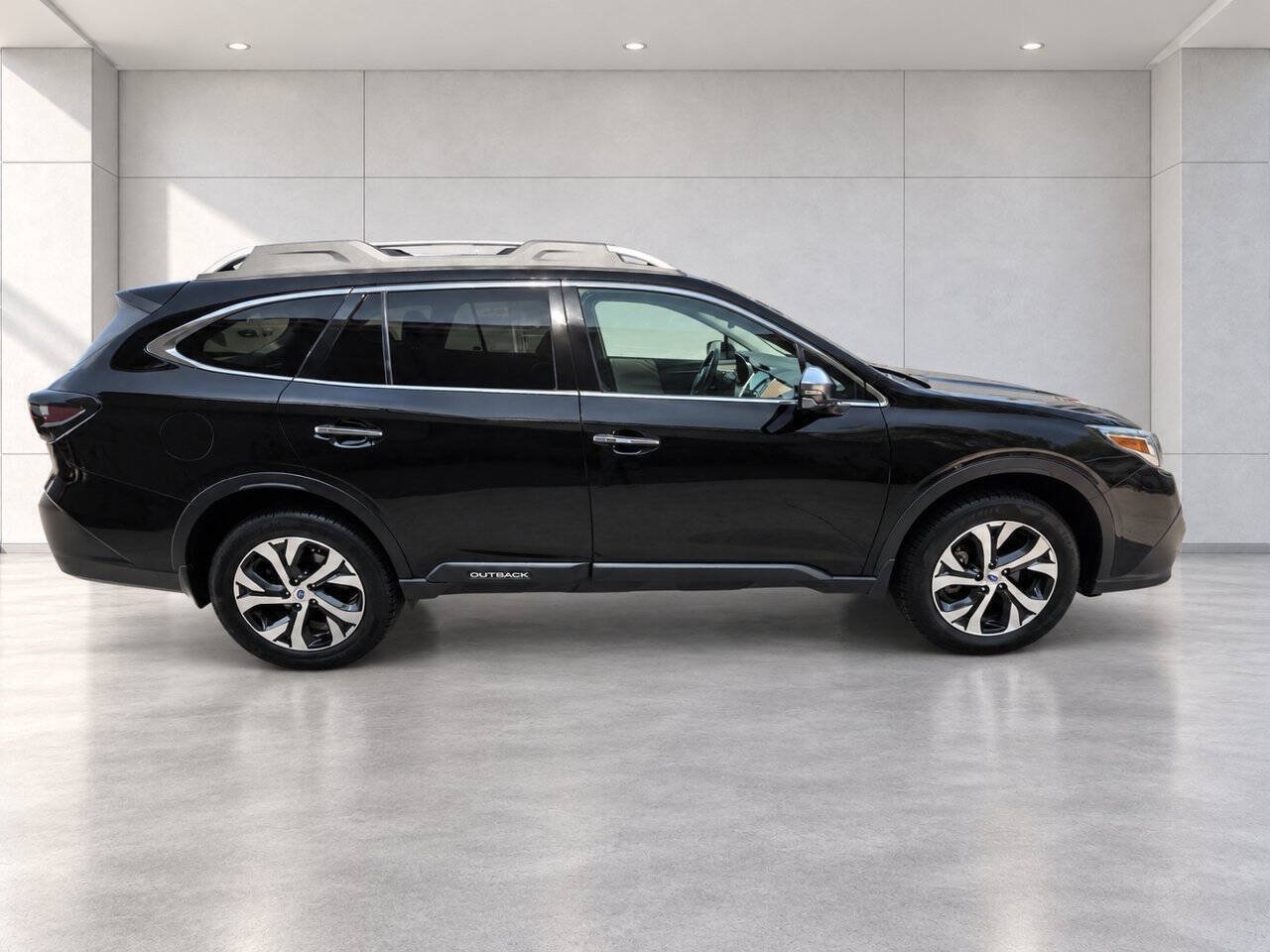 Used 2020 Subaru Outback Touring w/ Popular Package #2 AWD/4WD image 2