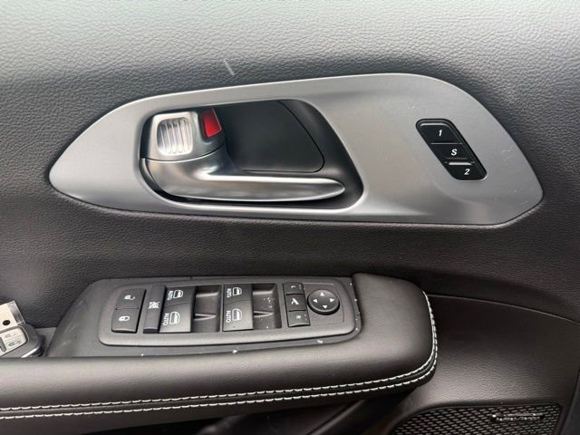 New 2026 Chrysler Pacifica Limited image 8