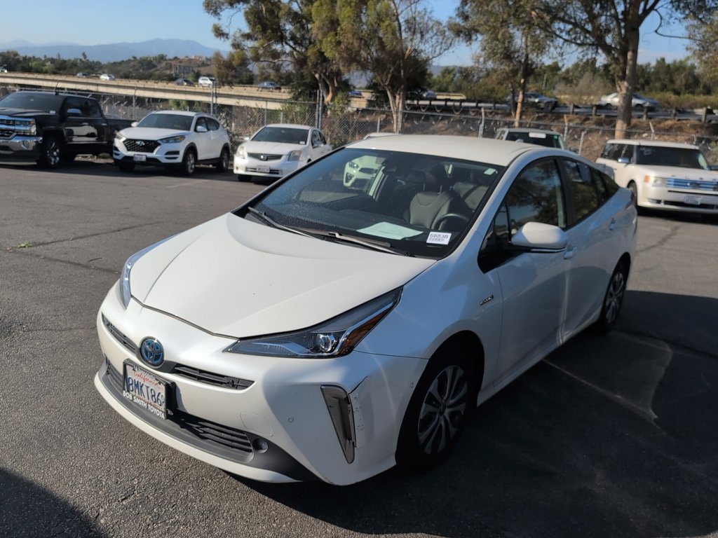 Certified 2019 Toyota Prius XLE w/ Advanced Technology Package AWD/4WD image 3