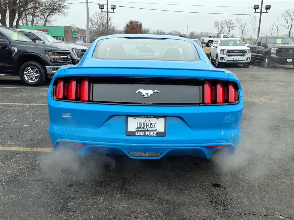 Used 2017 Ford Mustang Coupe image 29