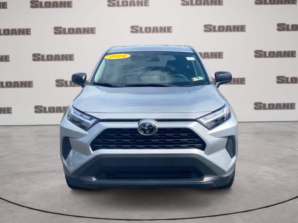 Used 2024 Toyota RAV4 LE AWD/4WD image 8