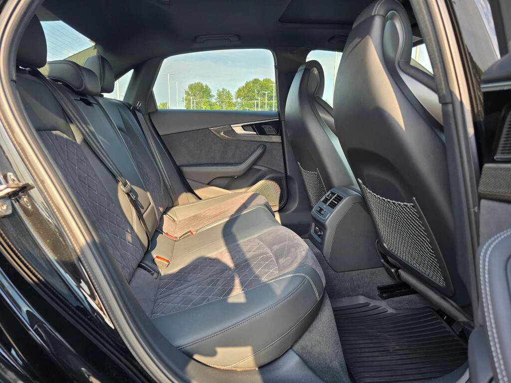 Used 2023 Audi S4 Premium Plus w/ Premium Plus Package AWD/4WD image 25