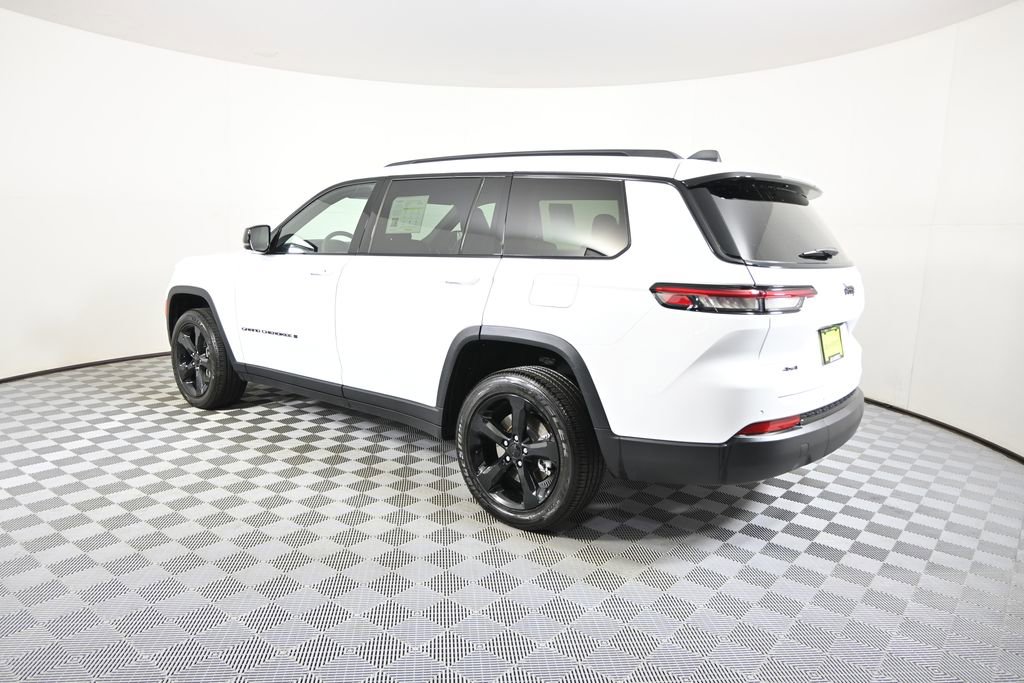 Used 2023 Jeep Grand Cherokee L Laredo AWD/4WD image 4