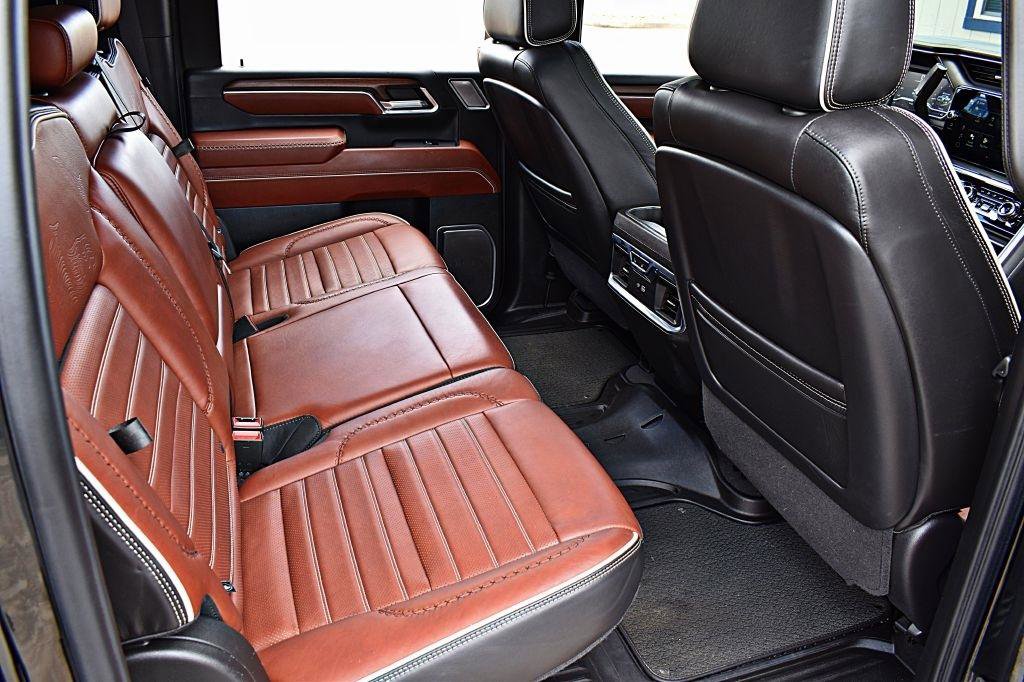 Used 2024 GMC Sierra 3500 Denali Ultimate AWD/4WD image 25
