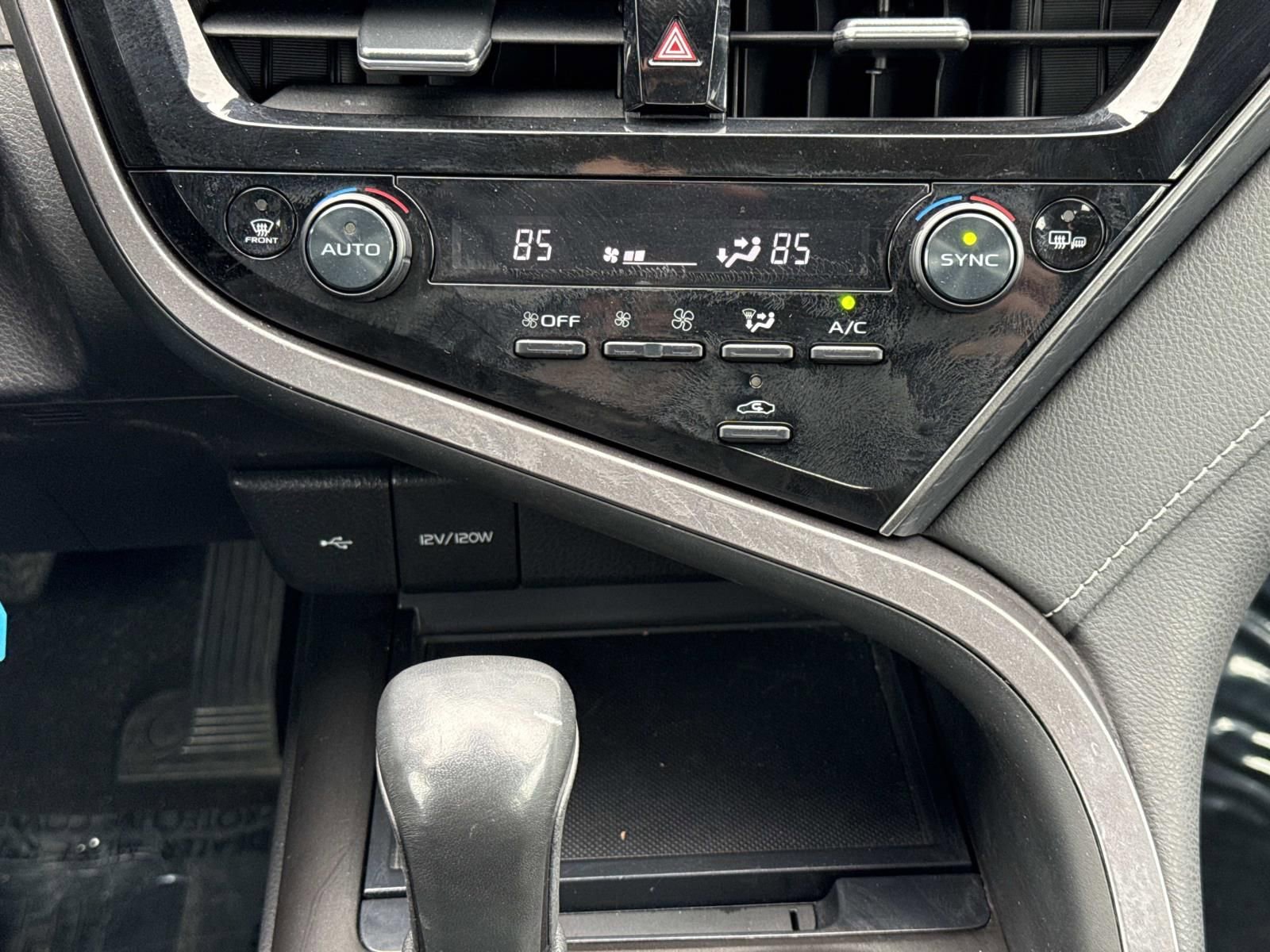 Used 2023 Toyota Camry SE image 11