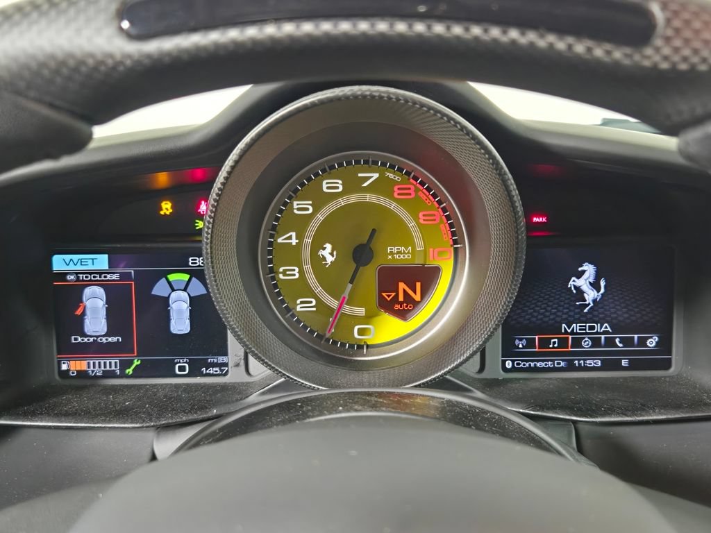 Used 2017 Ferrari 488 GTB RWD image 10