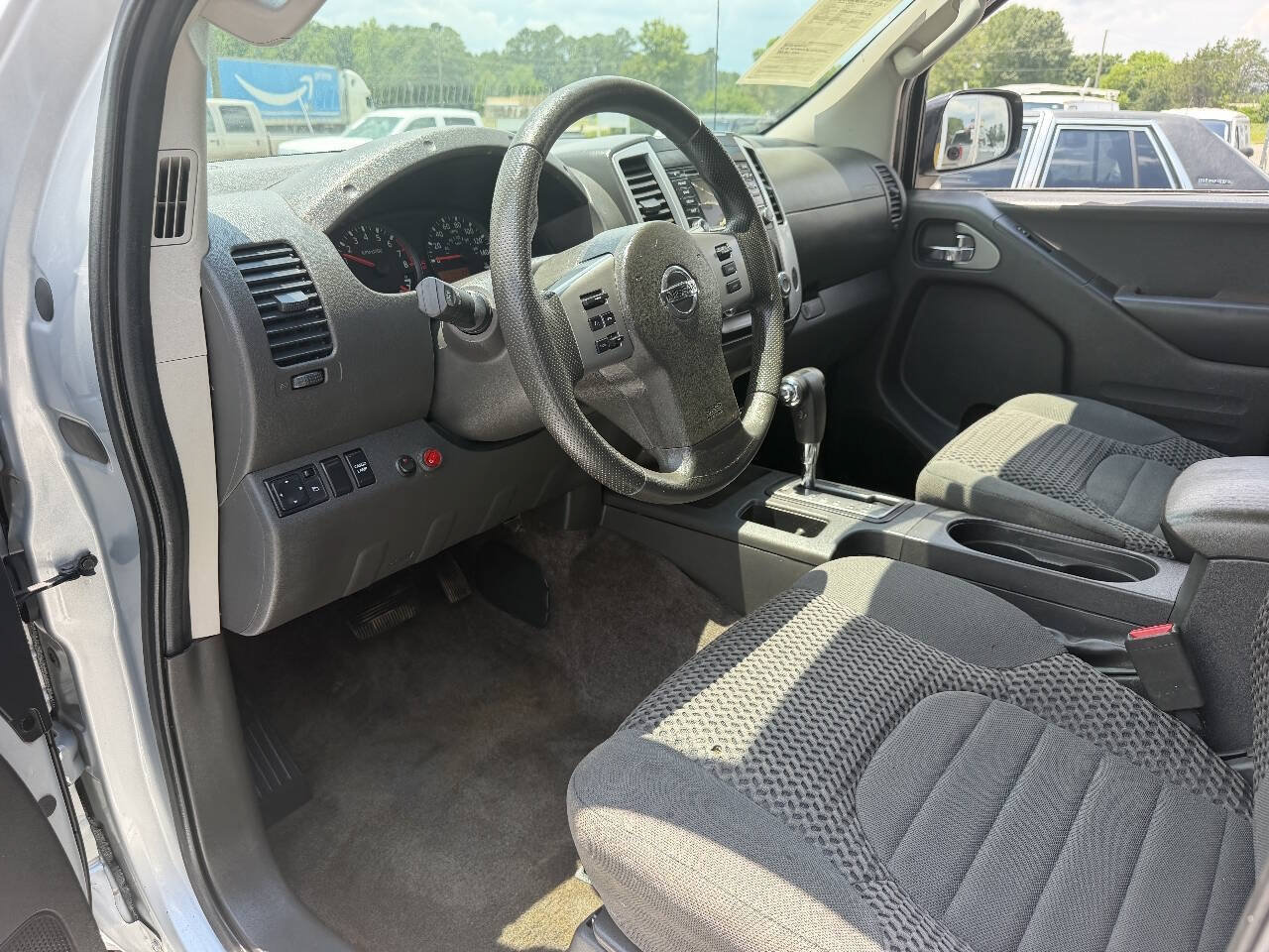 Used 2016 Nissan Frontier SV RWD image 9