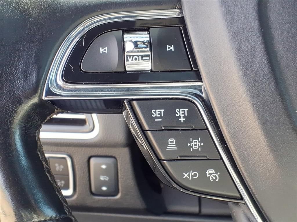Used 2023 Lincoln Navigator Reserve image 18