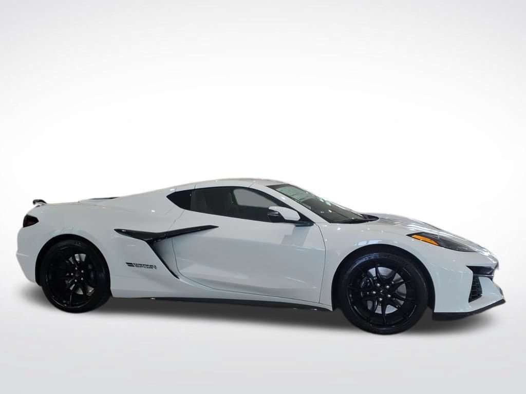 New 2027 Chevrolet Corvette Grand Sport w/ Z52 Sport Performance Package RWD image 2