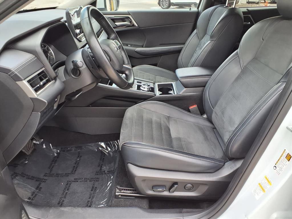 Used 2024 Mitsubishi Outlander SE FWD image 18