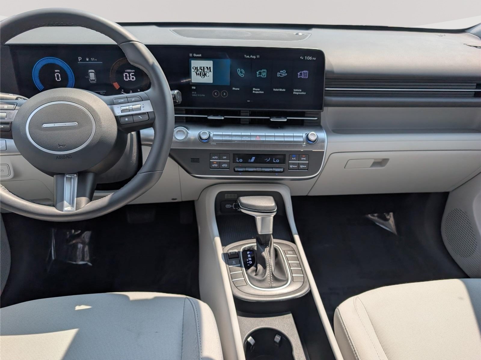 Used 2025 Hyundai Kona SEL AWD/4WD image 16