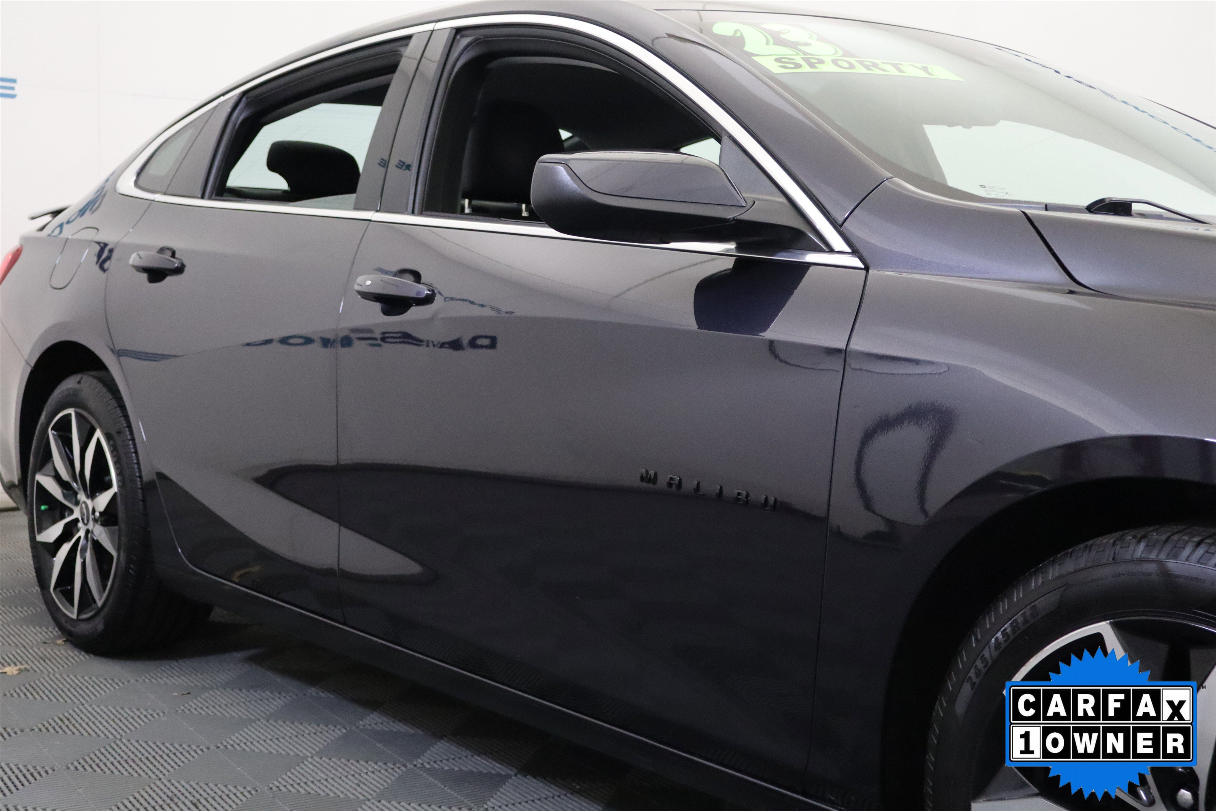 Used 2023 Chevrolet Malibu RS image 3