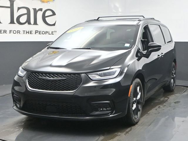 Used 2023 Chrysler Pacifica Touring-L w/ S Appearance Package FWD image 7