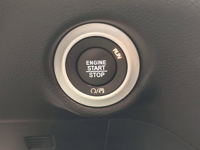Used 2025 Chrysler Pacifica Select FWD image 18