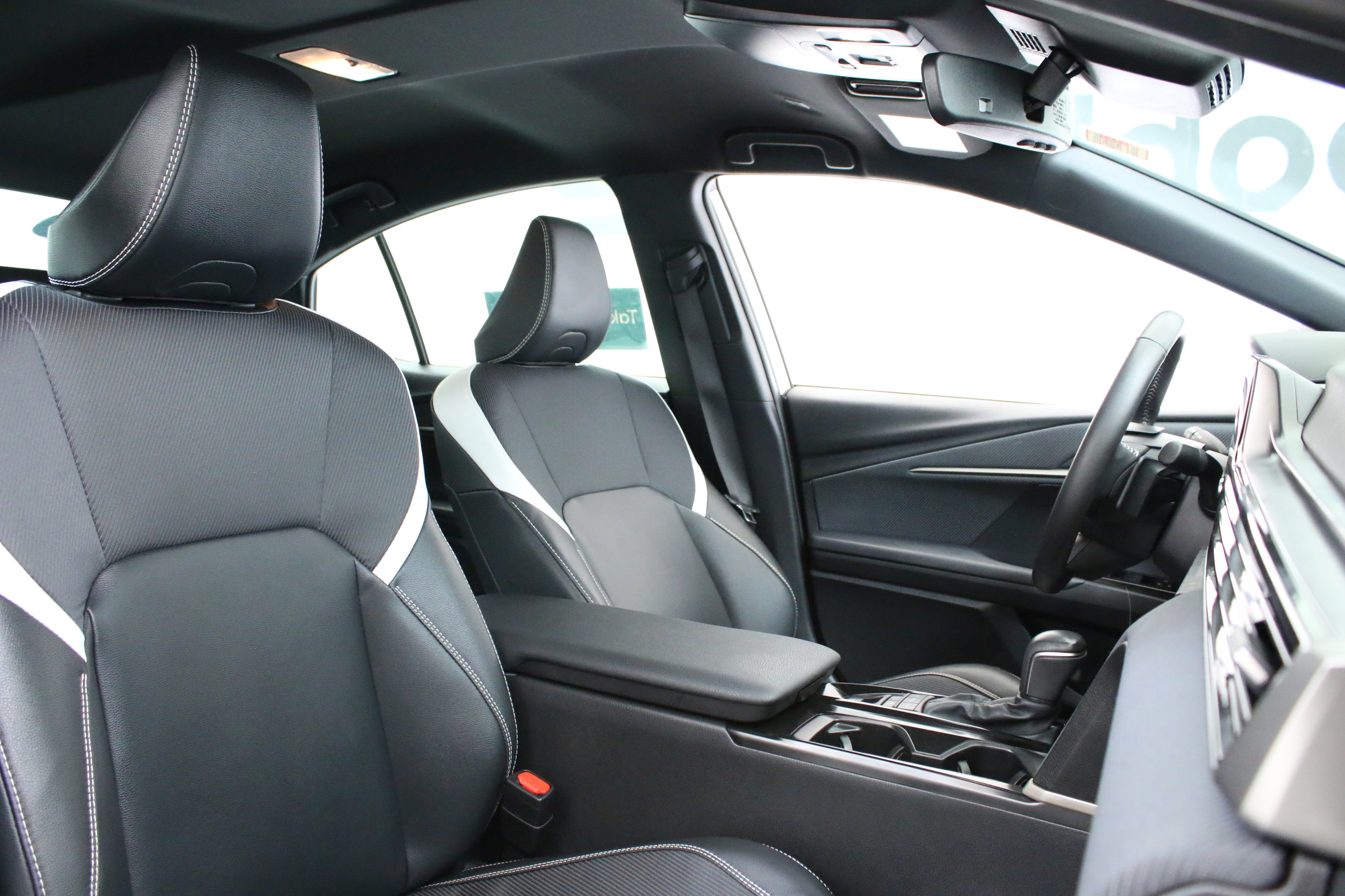 Used 2025 Toyota Camry SE w/ Convenience Package FWD image 28