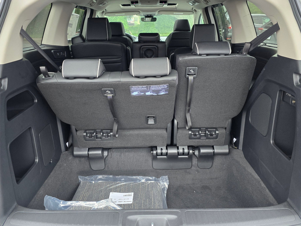 New 2026 Honda Odyssey Touring image 14