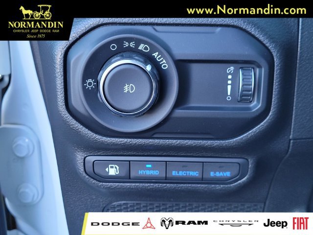 Used 2023 Jeep Wrangler Unlimited AWD/4WD image 14