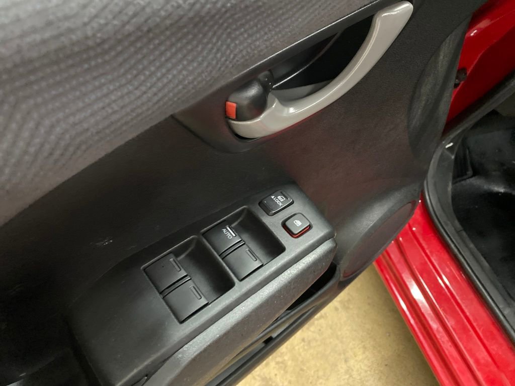 Used 2013 Honda Fit image 9