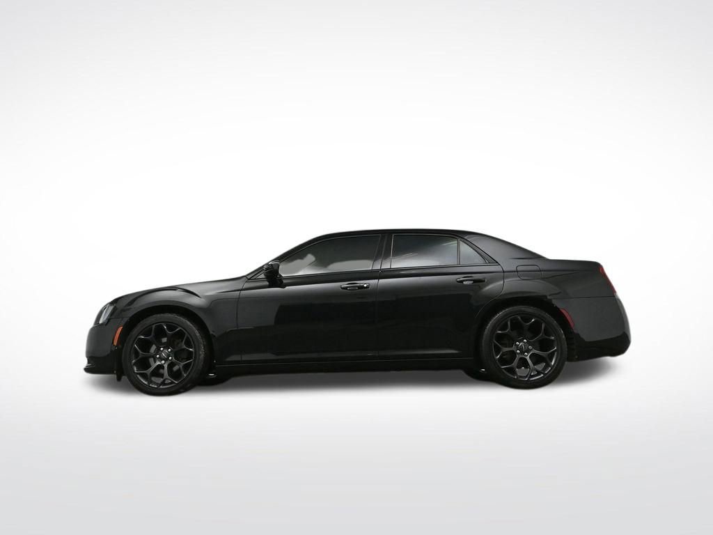 Used 2019 Chrysler 300 Touring w/ Sport Appearance Package image 35