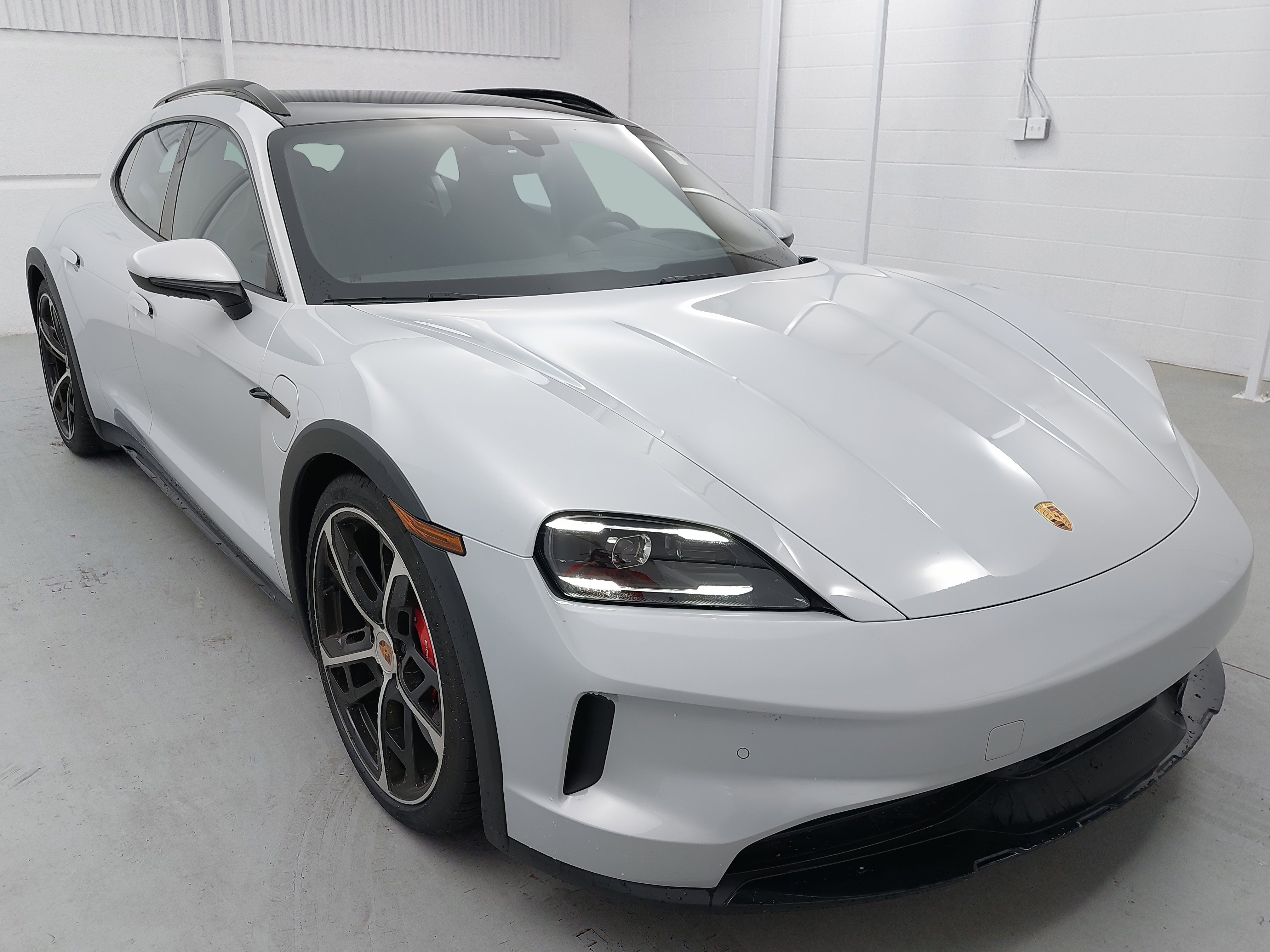 New 2025 Porsche Taycan 4S image 9