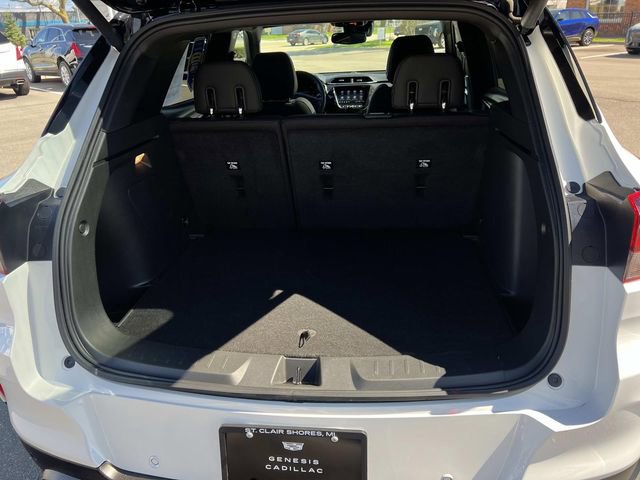 Used 2023 Chevrolet TrailBlazer RS w/ Sun and Liftgate Package FWD image 11