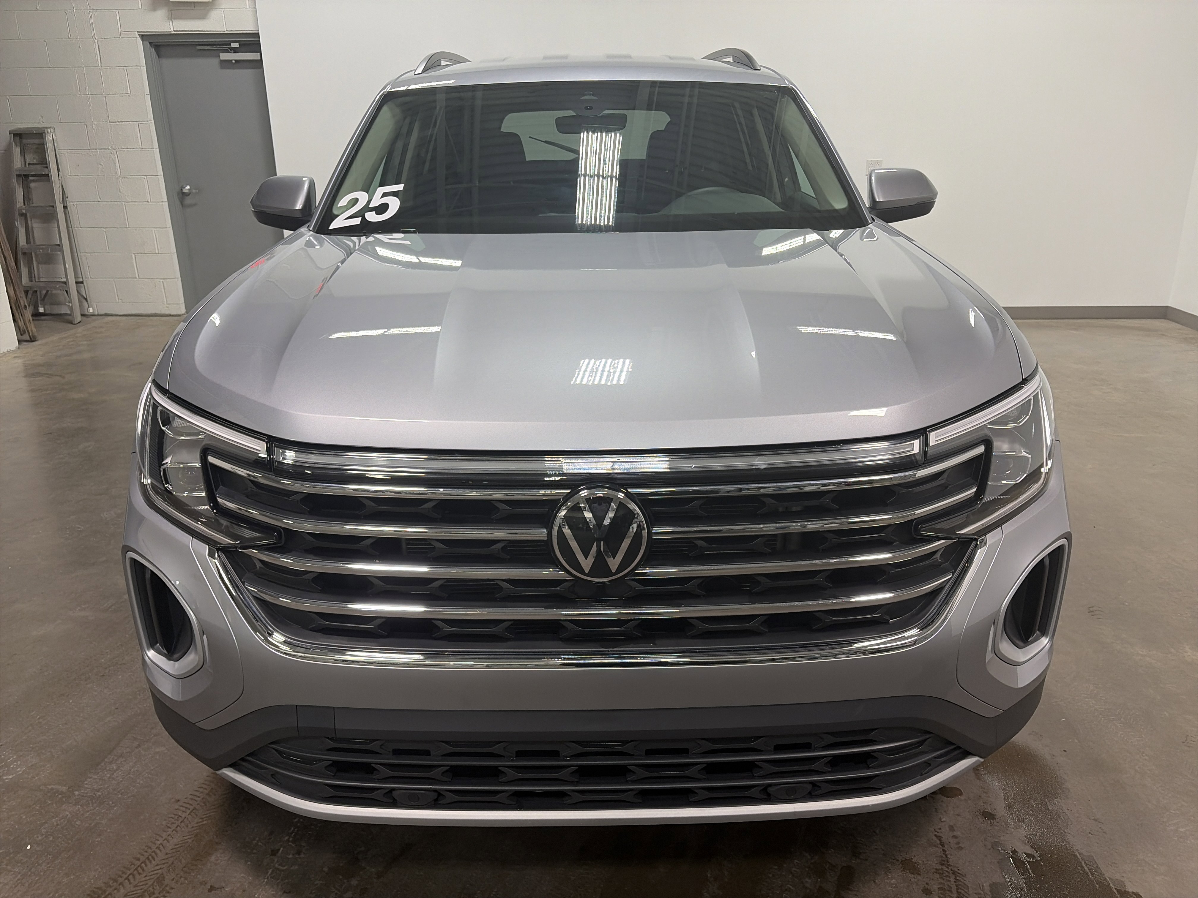 Certified 2025 Volkswagen Atlas SE AWD/4WD image 8