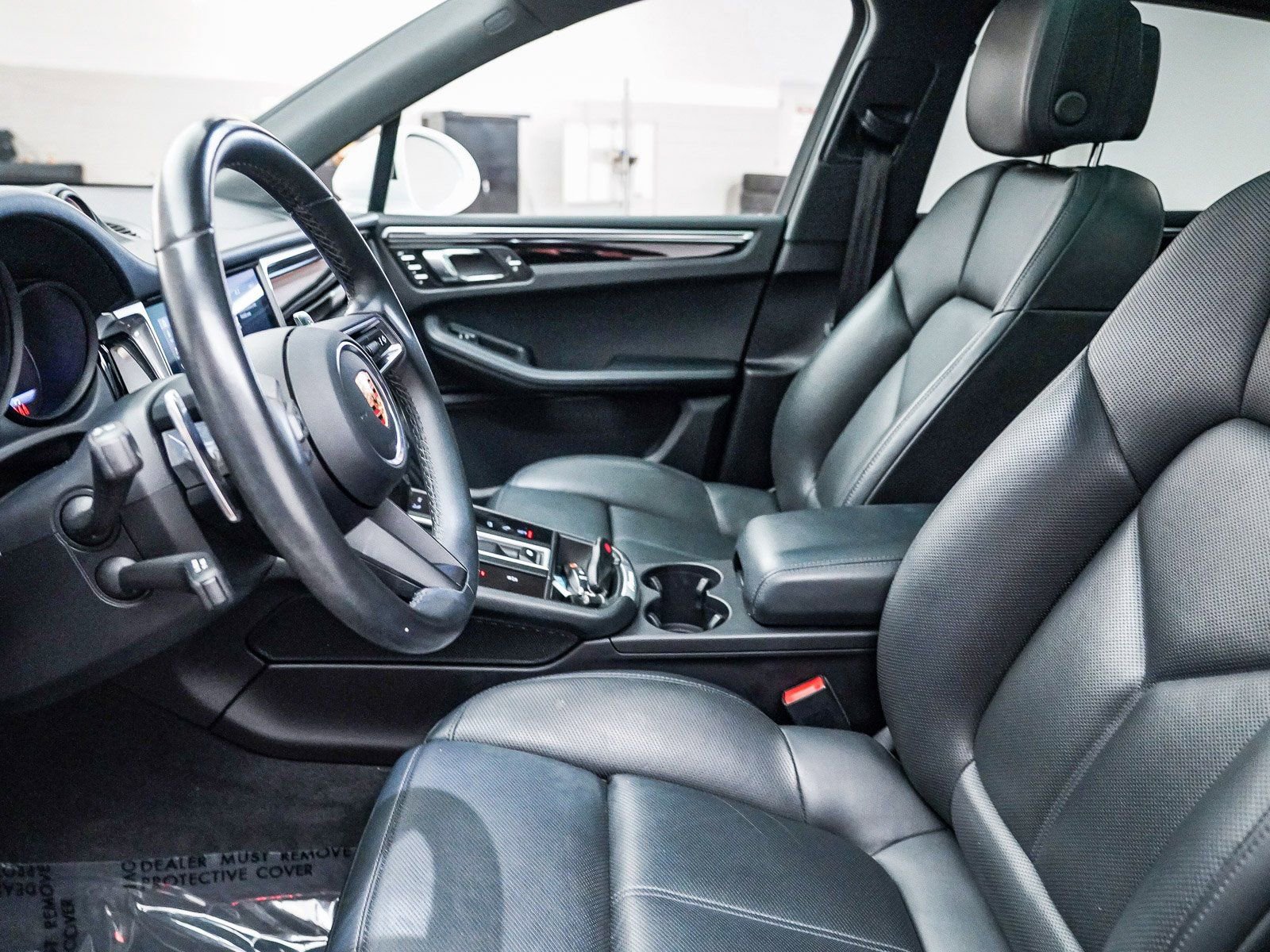 Certified 2022 Porsche Macan S image 23