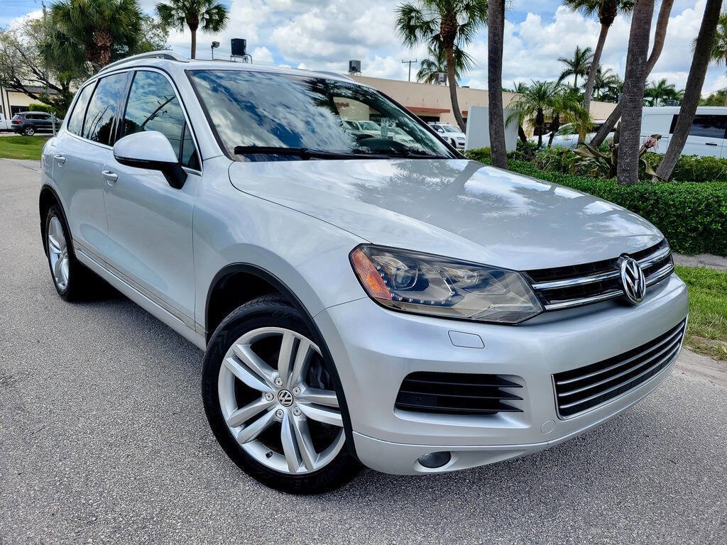 Used 2012 Volkswagen Touareg TDI image 3