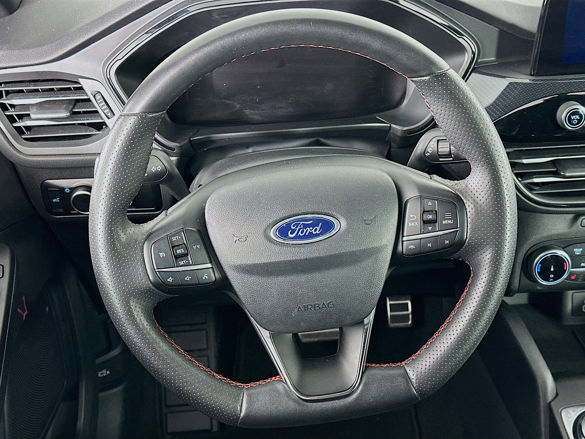 Used 2024 Ford Escape ST-Line image 18