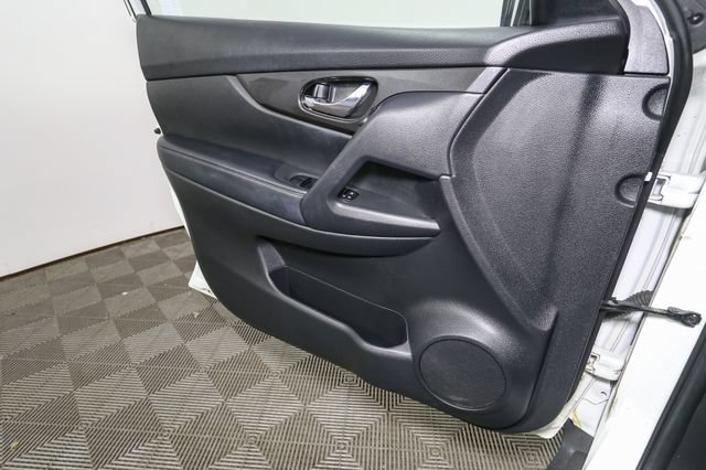 Used 2020 Nissan Rogue SV AWD/4WD image 34