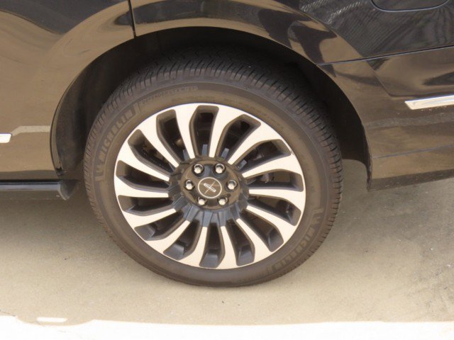 Used 2022 Lincoln Navigator Black Label AWD/4WD image 16