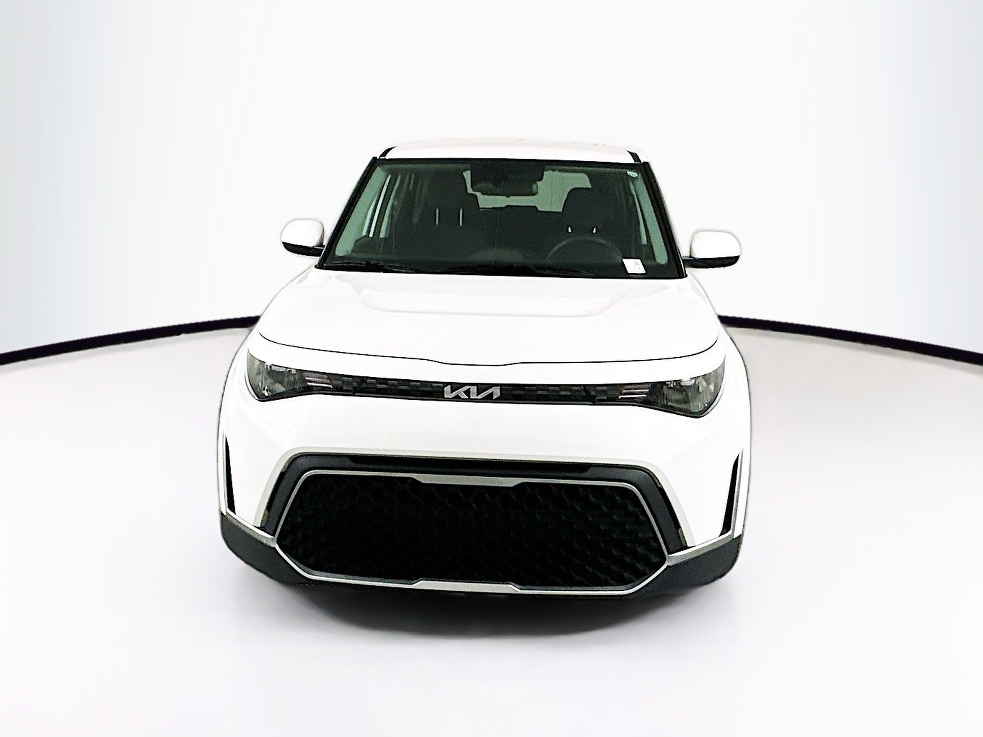 Used 2025 Kia Soul LX w/ LX Technology Package FWD image 2