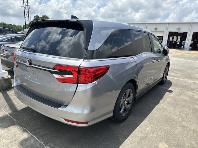 Used 2023 Honda Odyssey EX image 3
