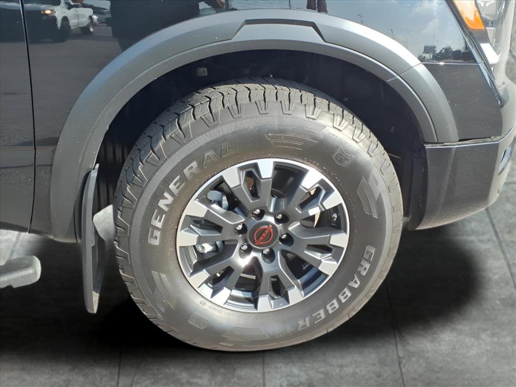 Used 2024 Nissan Titan PRO-4X w/ Pro-4x Convenience Package image 10