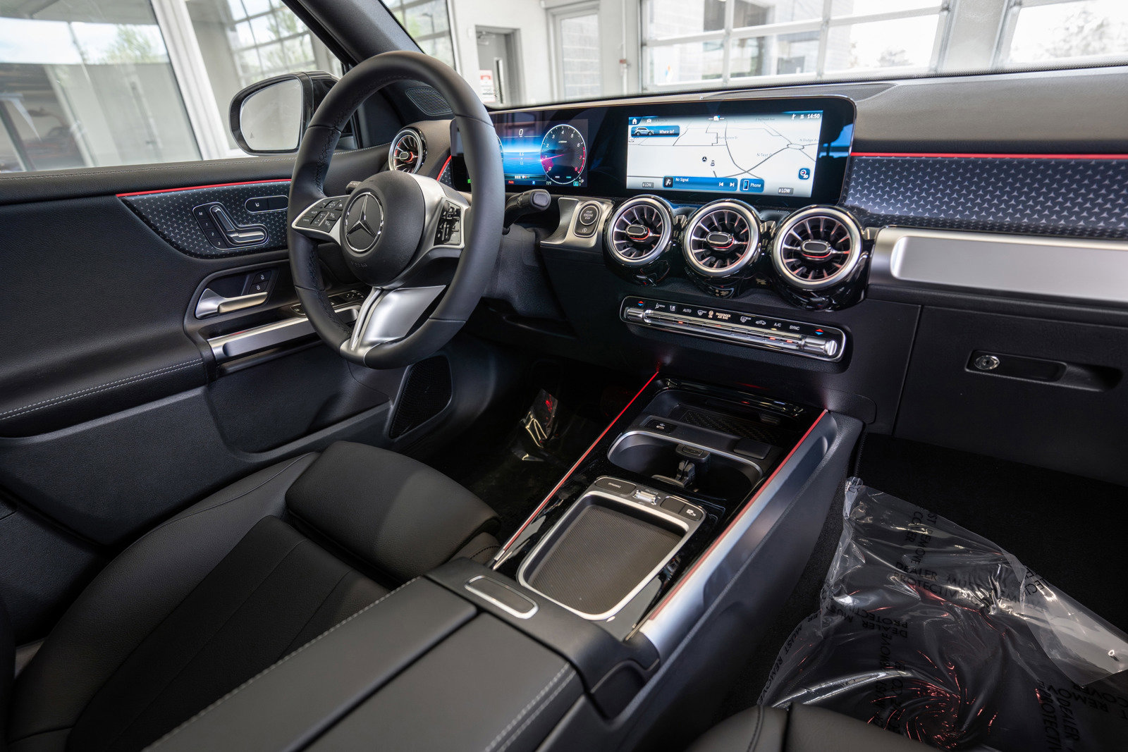 Used 2024 Mercedes-Benz GLB 250 w/ Exclusive Package image 19