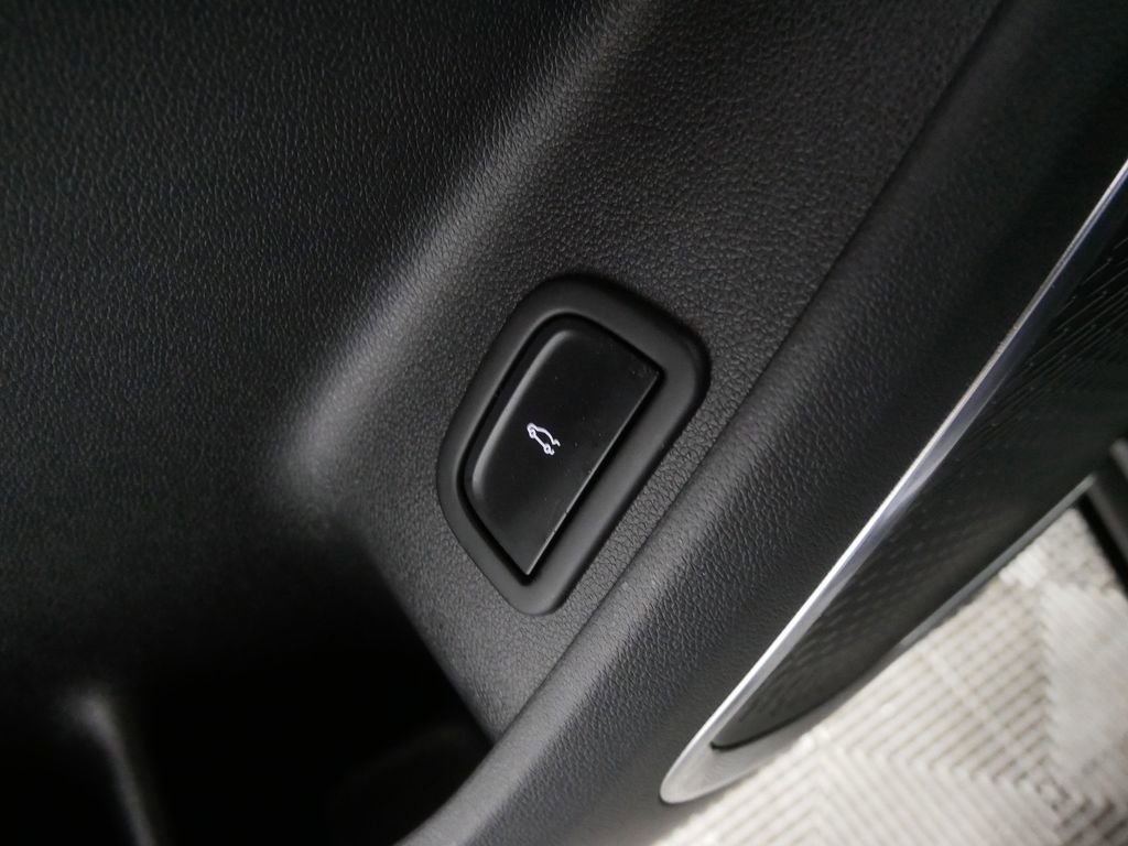 Used 2024 GMC Acadia Denali image 16