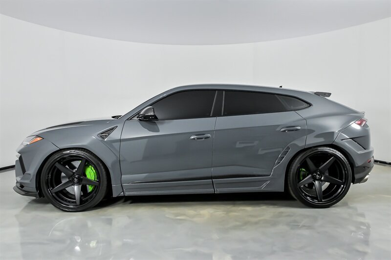 Used 2024 Lamborghini Urus Performante AWD/4WD image 7
