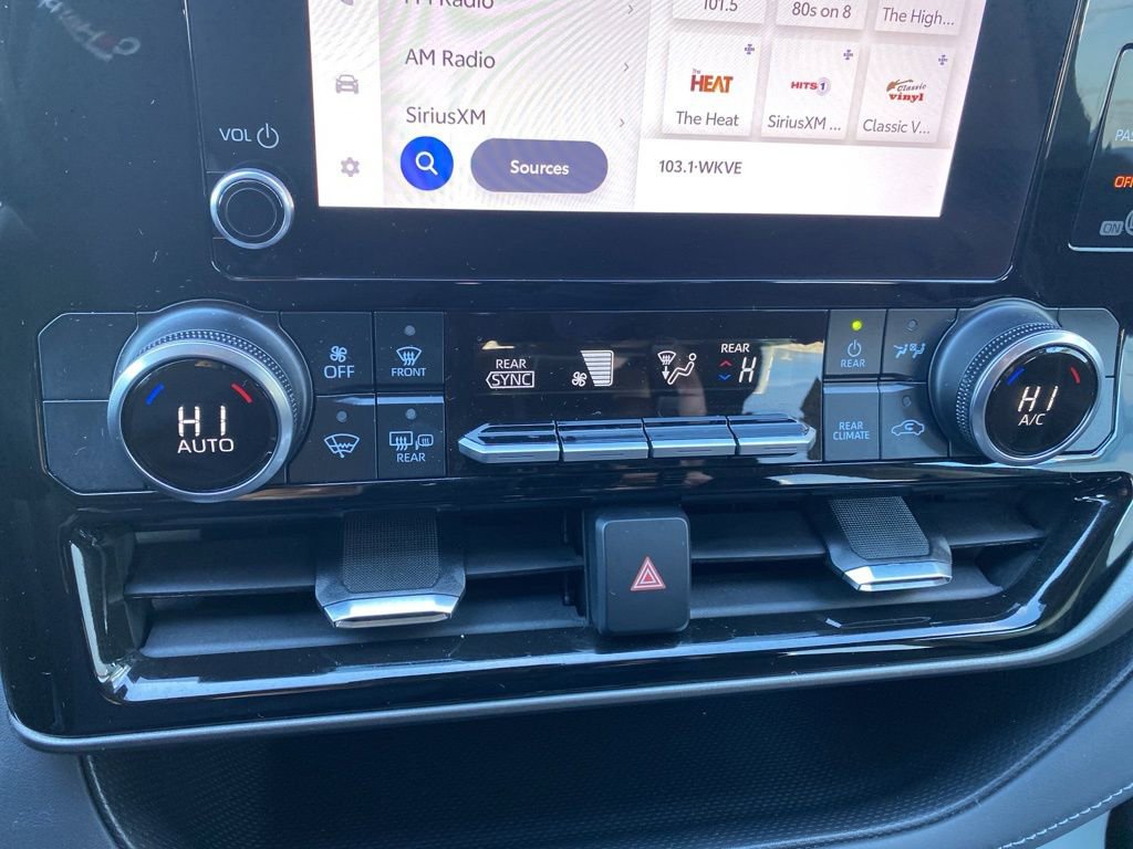 Used 2023 Toyota Highlander LE image 36