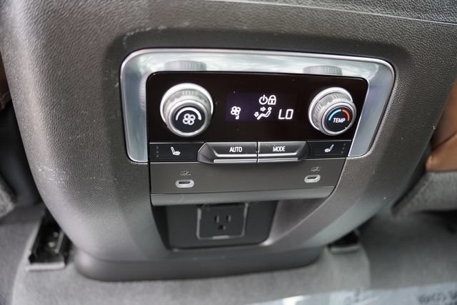Used 2023 Chevrolet Suburban High Country AWD/4WD image 21