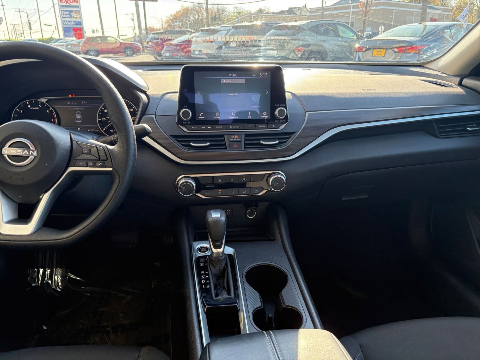 Used 2025 Nissan Altima 2.5 SV FWD image 17