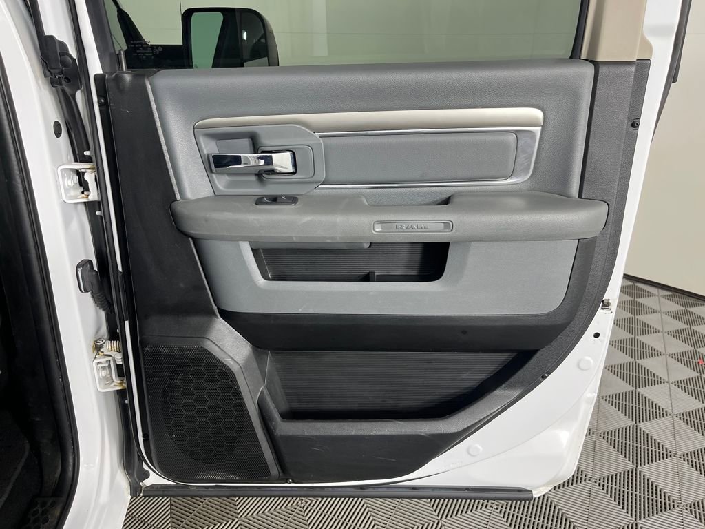 Used 2020 RAM 1500 Classic SLT image 14