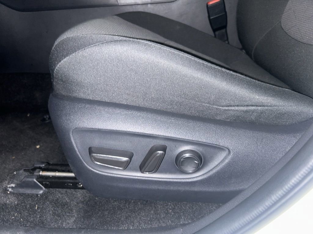 Used 2025 Toyota RAV4 XLE image 15