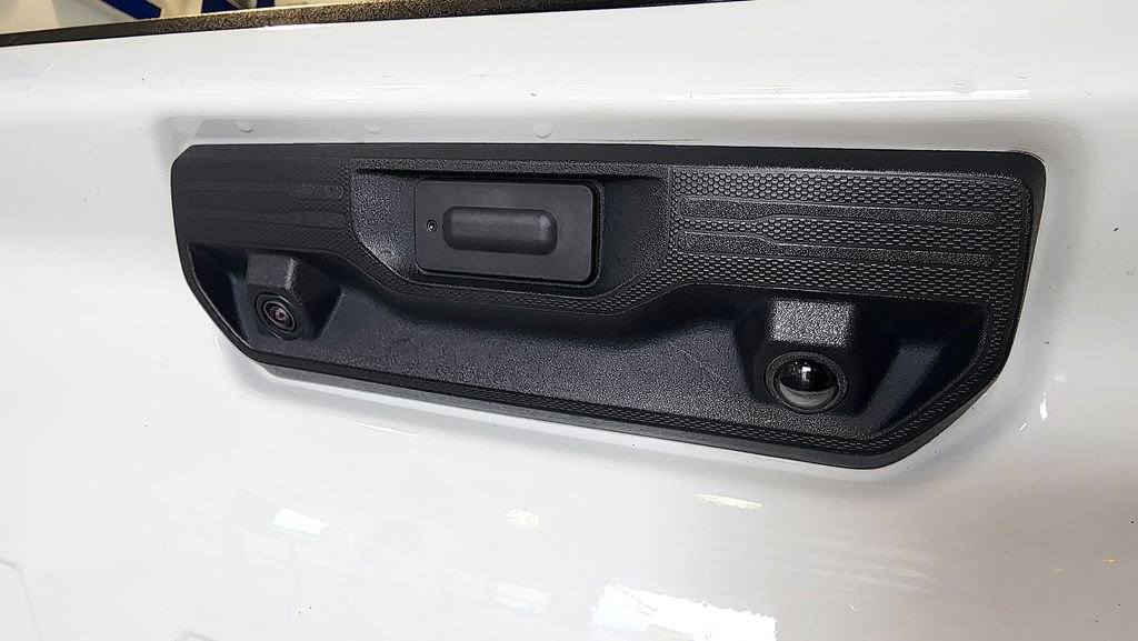 Used 2022 Chevrolet Silverado 3500 LT w/ Convenience Package image 12