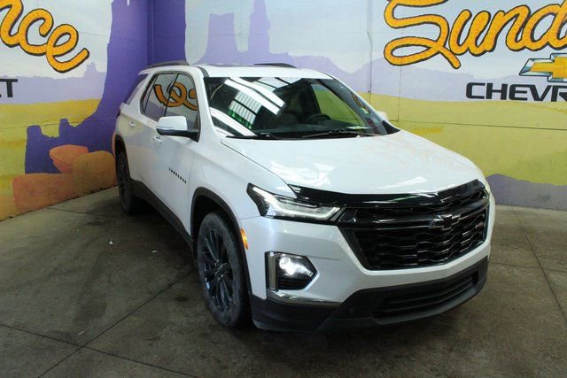 Used 2022 Chevrolet Traverse RS image 2
