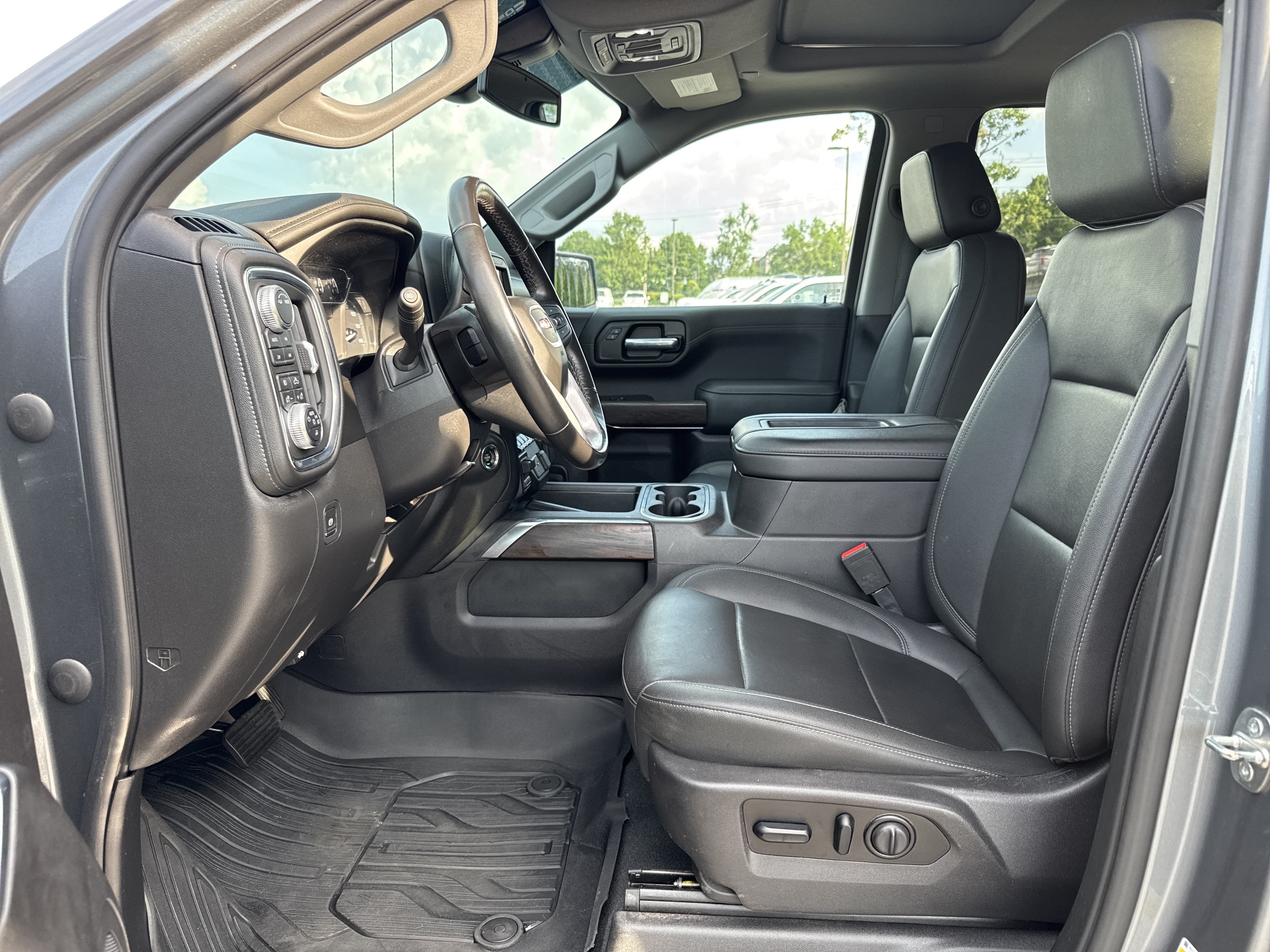 Used 2021 GMC Sierra 1500 SLT w/ SLT Premium Plus Package AWD/4WD image 16