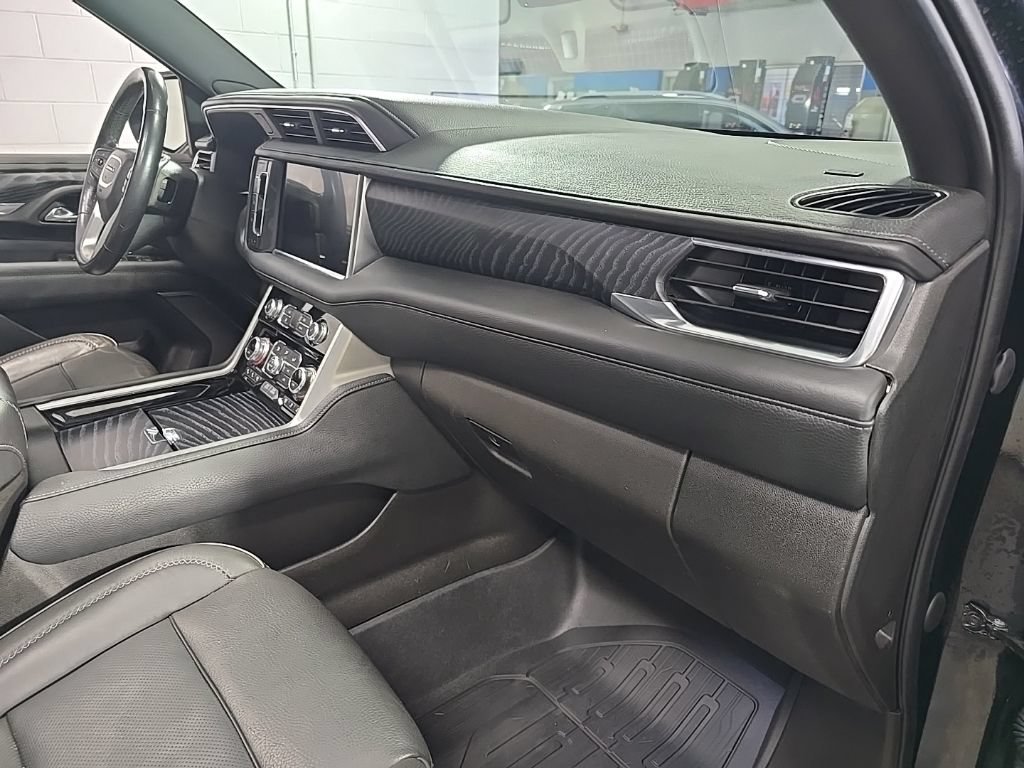 Used 2021 GMC Yukon XL Denali w/ Denali Ultimate Package AWD/4WD image 37