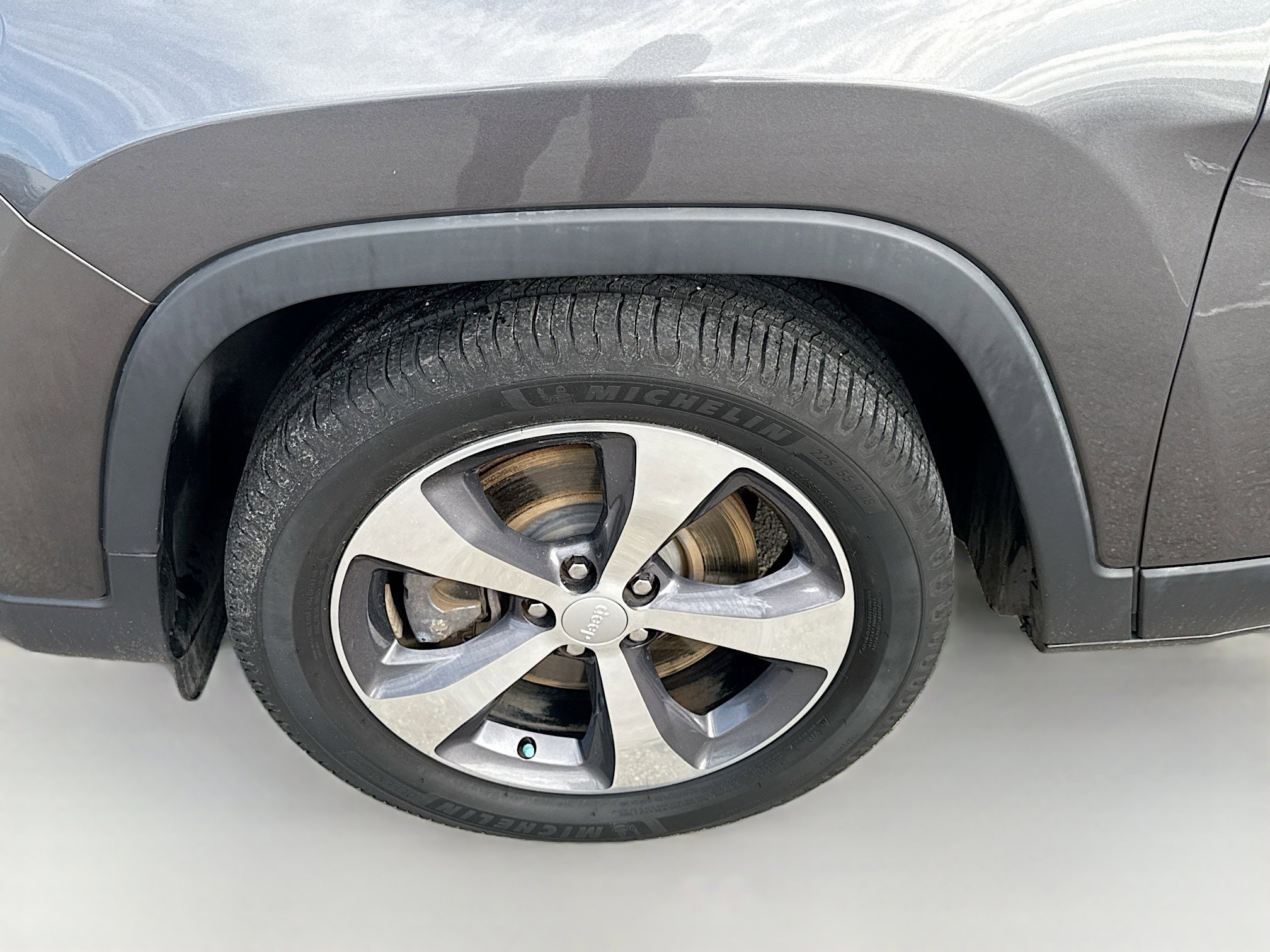 Used 2019 Jeep Cherokee Limited FWD image 36
